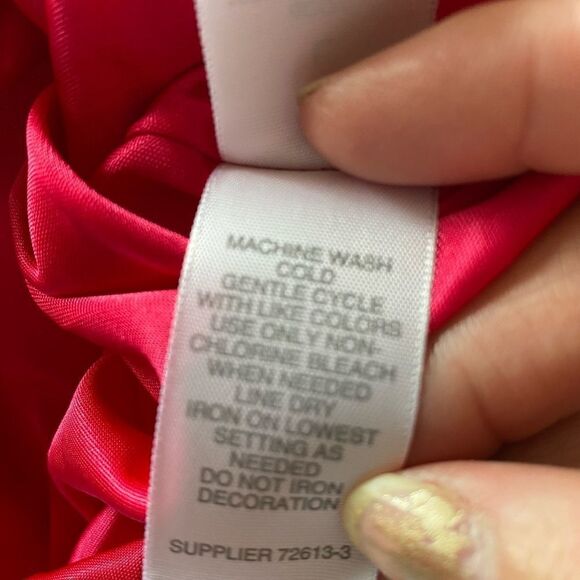 Bisou Bisou Halter Style summer top size L - Picture 8 of 9